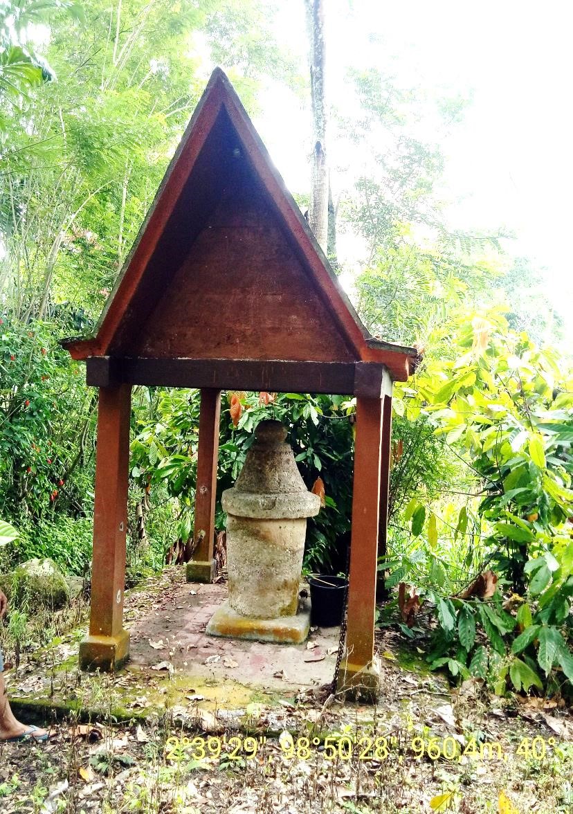 foto Sarkofagus Kubur Batu Oppung Huta Batu Rumahorbo Garoga
